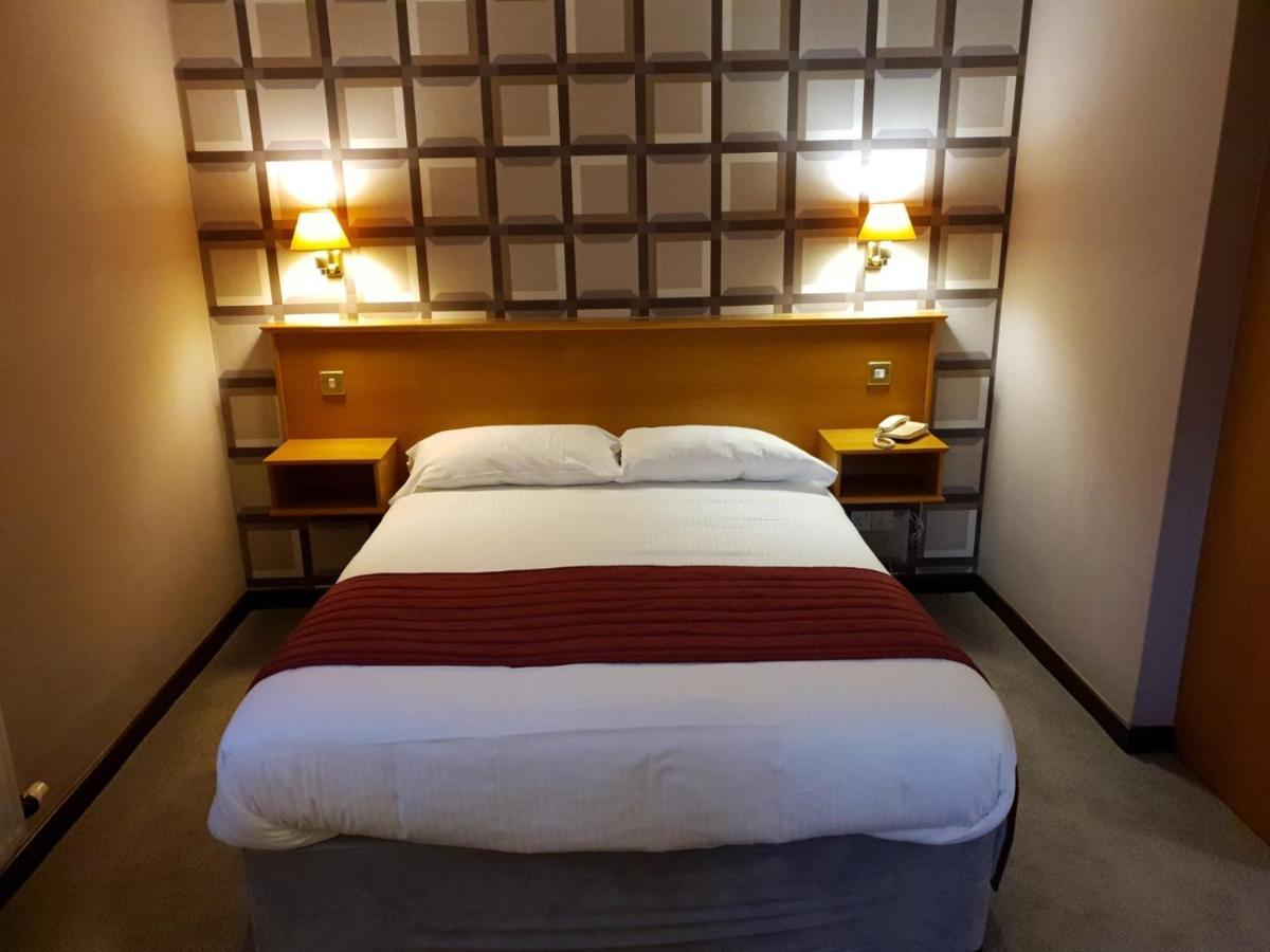 The County Lodge Карнфорт Экстерьер фото